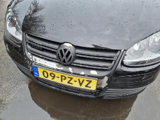 Volkswagen Golf 1.6 FSi picture 8