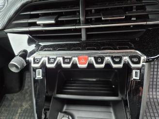 Peugeot 208 e picture 7