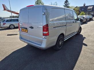 krockskadad bil bedrijf Mercedes Vito 116 CDi Koelwagen 2019/12