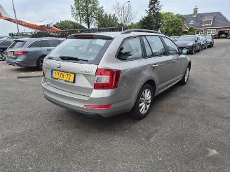skadebil auto Skoda Octavia Combi 1.2 TSi 2014/6