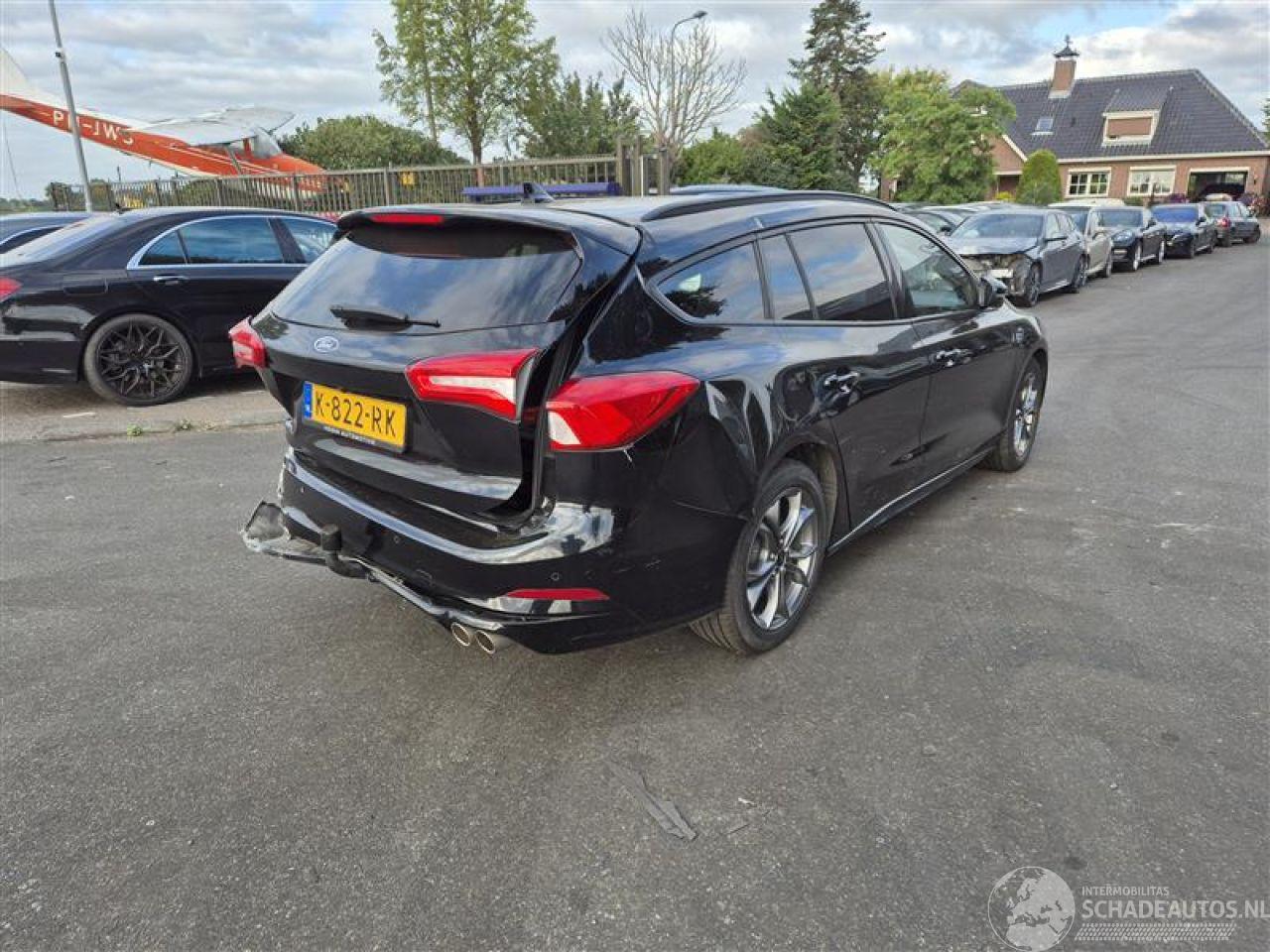 Ford Focus Wagon 1.0 EcoBoost Hybrid