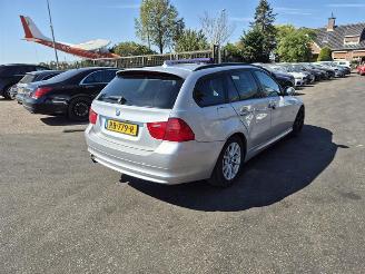 krockskadad bil auto BMW 3-serie 316 d Touring 2011/4