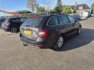 Avarii autoturisme Skoda Octavia Combi 1.6 TDi 2020/1