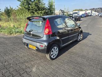 Coche siniestrado Peugeot 107 1.0 12v 2011/9