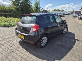 Coche siniestrado Renault Clio 1.2 Tce 2011/9