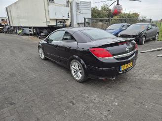 Opel Astra Twin Top 1.8 picture 2