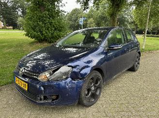 Schadeauto Volkswagen Golf  2009/1