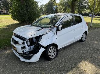 Vaurioauto  passenger cars Mitsubishi   2016/1