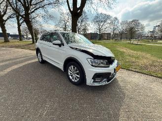 Schadeauto Volkswagen Tiguan 92 kW (125 PK)  1395 cc. 2017/8