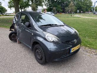 skadebil auto Toyota Aygo 50 kW (68 PK)  998 cc. 2008/3