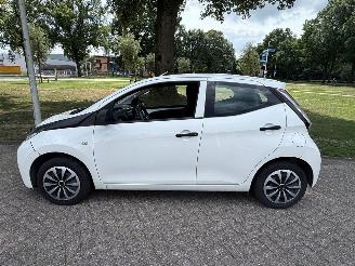 Toyota Aygo 51 kW (69 PK)  998 cc. picture 2