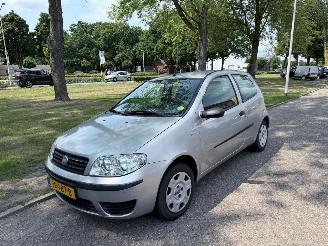 Vaurioauto  passenger cars Fiat Punto 44 kW (60 PK)  1242 cc. 2006/10