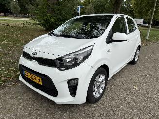 Vaurioauto  passenger cars Kia Picanto  2018/1
