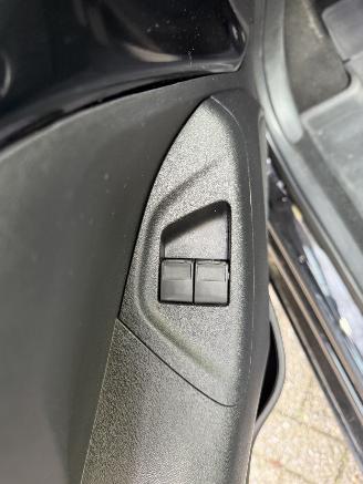 Peugeot 108  picture 22