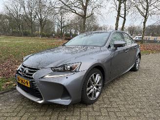 damaged passenger cars Lexus IS 300 h 2017/1