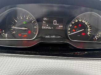 Peugeot 208  picture 15