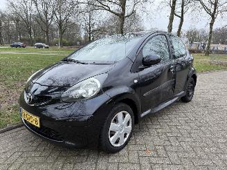 uszkodzony samochody osobowe Toyota Aygo  2008/1