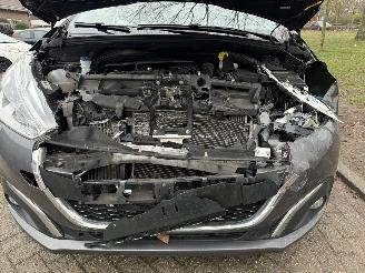 Peugeot 208  picture 10