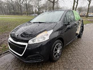 skadebil auto Peugeot 208  2016/1