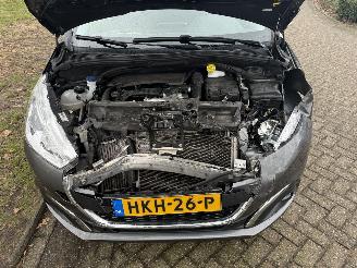 Peugeot 208  picture 9