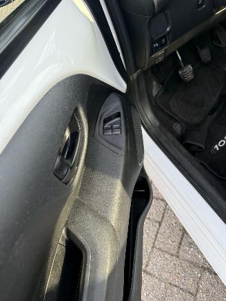 Peugeot 108  picture 20