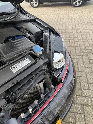 Volkswagen Golf 2.0 gti automaat picture 16
