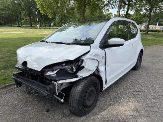 Auto incidentate Volkswagen Up!  2013/1
