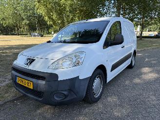 skadebil bedrijf Peugeot Partner  2011/1