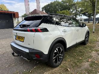 Peugeot 2008 1.2 pure tech gt-line picture 5