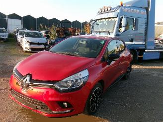 uszkodzony samochody osobowe Renault Clio 1.2  Limited 2017/1