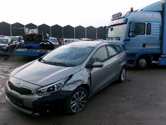 skadebil auto Kia Ceed 1.4 CRDI Break Comfort 2018/2