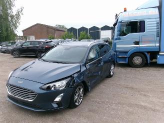 skadebil auto Ford Focus 1.5 Tdci  Break Cool & Connect 2019/12