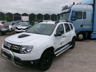 Vaurioauto  passenger cars Dacia Duster 1.2 Anniversary 2 2017/9