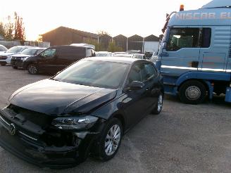 Vaurioauto  passenger cars Volkswagen Polo 1.0 Comfortline 2021/9