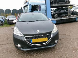 Peugeot 208 1.2 Allure 5 Drs picture 7
