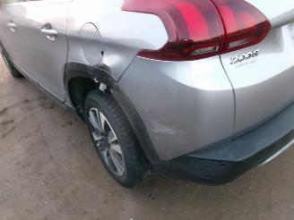 Peugeot 2008 1.2 Allure picture 12