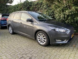 skadebil auto Ford Focus 1.5 Automaat Kombi motor probleem 2016/3