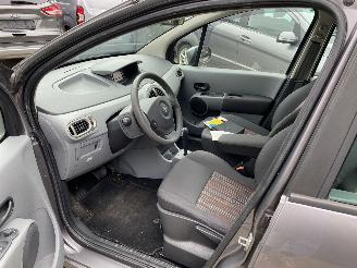 Renault Modus Automaat 1.6 82KW VASTE PRIJS picture 19