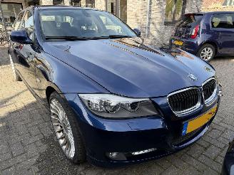 skadebil auto BMW 3-serie 318D Sedan 2010/4