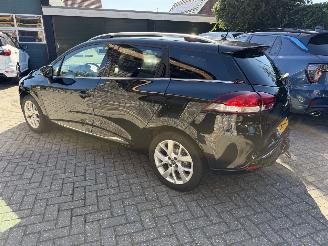 skadebil auto Renault Clio Limited 0.9 TCe station 2018/8