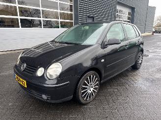 damaged passenger cars Volkswagen Polo 1.2 12V Hatchback  Benzine 1.198cc 47kW (64pk) 2005/5