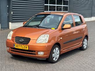 skadebil auto Kia Picanto 1.0 12V Hatchback  Benzine 999cc 45kW (61pk) FWD 2005/6