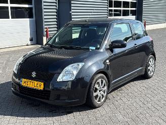 Voiture accidenté Suzuki Swift 1.3 VVT 16V Hatchback  Benzine 1.328cc 68kW (92pk) FWD 2005 2005/6