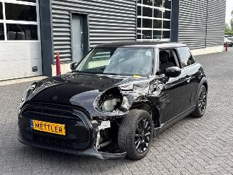 Coche accidentado Mini Cooper 1.5 12V Cooper Hatchback 2Dr Benzine 1.499cc 100kW (136pk) FWD 2022/4