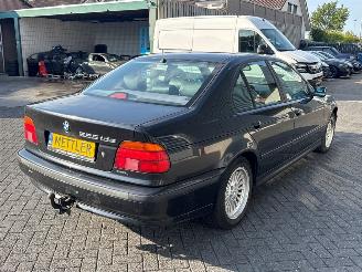 BMW 5-serie 525 tds Sedan 4Dr Diesel 2.498cc 105kW (143pk) RWD picture 5