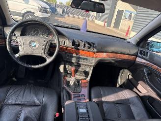 BMW 5-serie 525 tds Sedan 4Dr Diesel 2.498cc 105kW (143pk) RWD picture 11