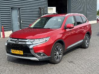 skadebil auto Mitsubishi Outlander 7 Persoons 2.0 16V 4x2 SUV  Benzine 1.998cc 110kW (150pk) FWD 2017/2