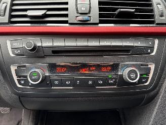 BMW 3-serie 320i 2.0 16V Combi/o  Benzine 1.997cc 135kW (184pk) RWD picture 16