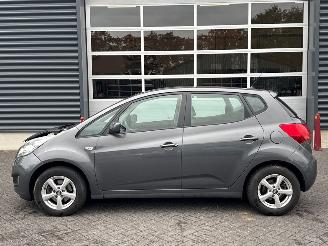 Kia Venga 1.4 CVVT 16V MPV  Benzine 1.396cc 66kW (90pk) FWD picture 2