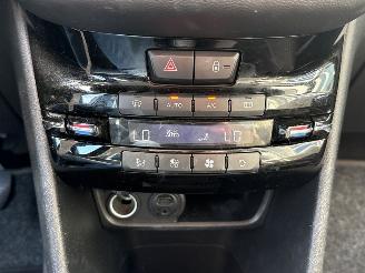 Peugeot 208 1.2 Vti 12V PureTech 82 Hatchback  Benzine 1.199cc 60kW (82pk) FWD picture 16